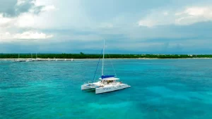 Catamaran & Reef Snorkel explora el Gran Arrecife Maya