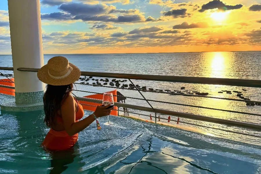 hotel nickelodeon balcon atardecer