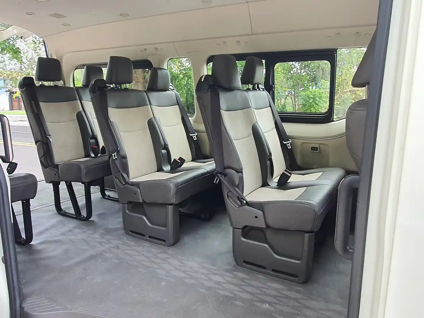traslados toyota hiace cancun